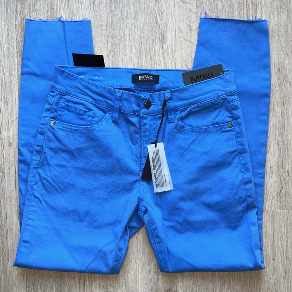NWT 🏷️ Buffalo David Bitton palace blue cropped jeans